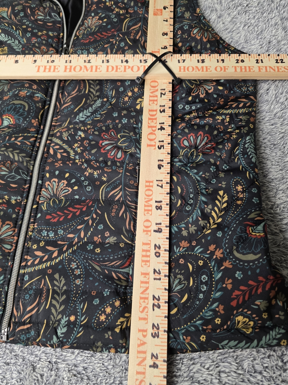 Christopher & Banks Black Paisley Quilted Vest Full Zip Pockets Womens L - Picture 6 of 6